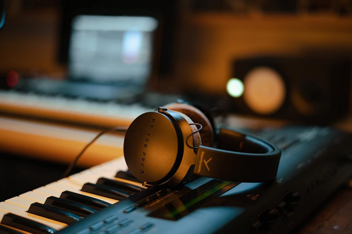 Beyerdynamic DT 700 Pro X Studio Headphones opn Piano