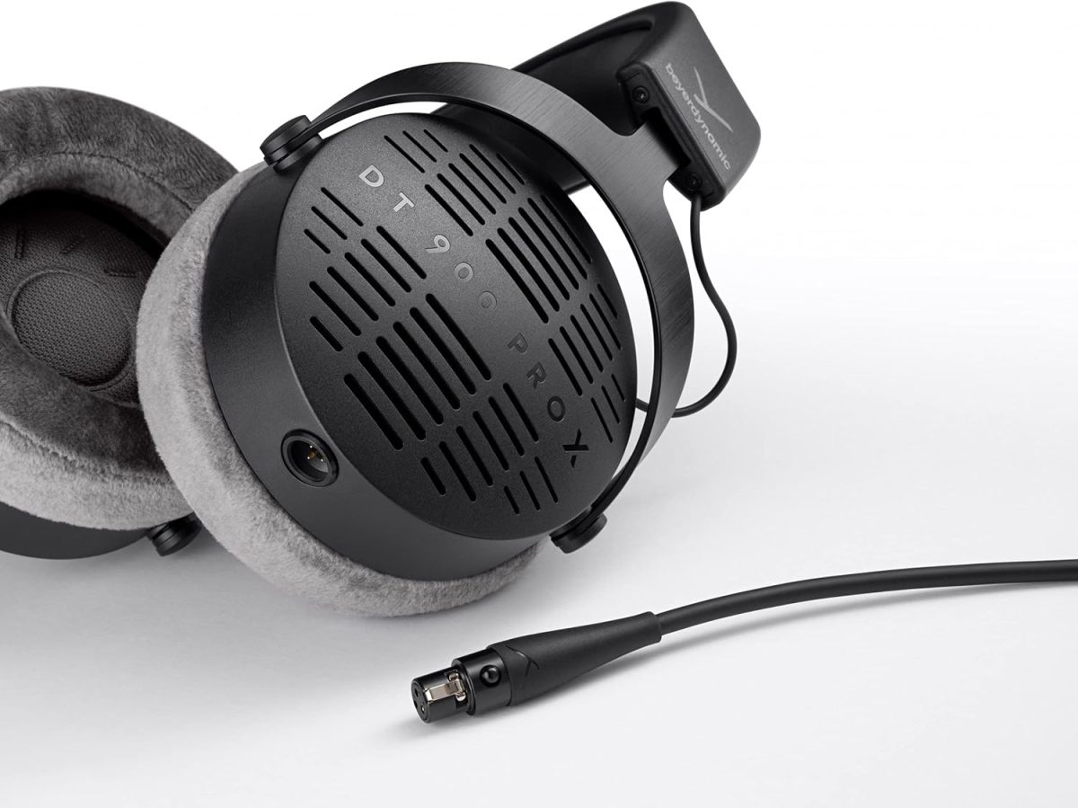 Beyerdynamic DT 900 Pro X Review Cable