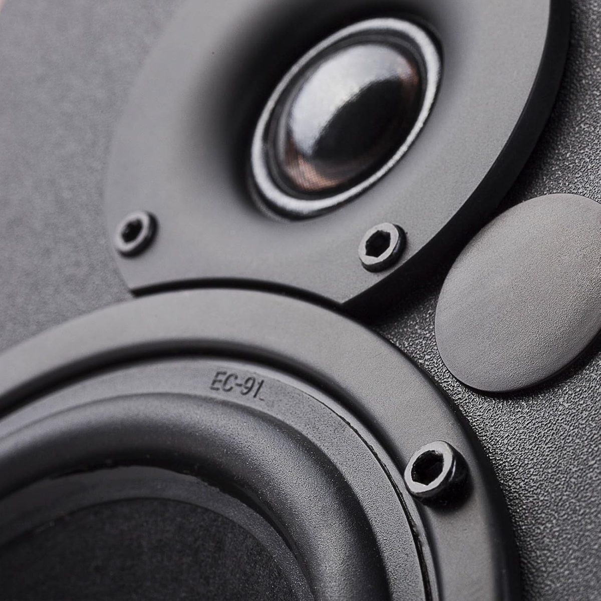 Edifier R1700BTs Review Close Up
