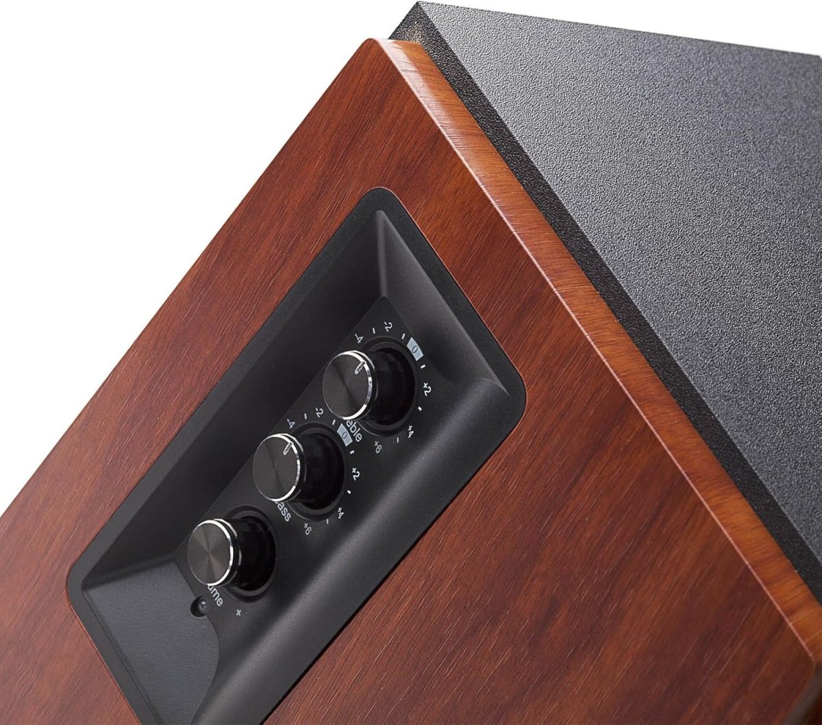 Edifier R1700BTs Review Controls